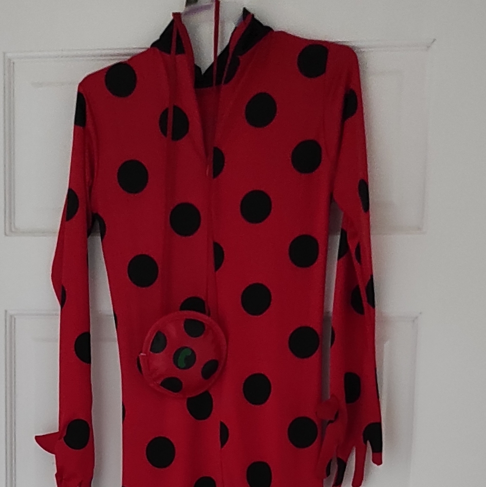 Miraculous ladybug costume, children 6-8 years old, with yoyo, no mask.